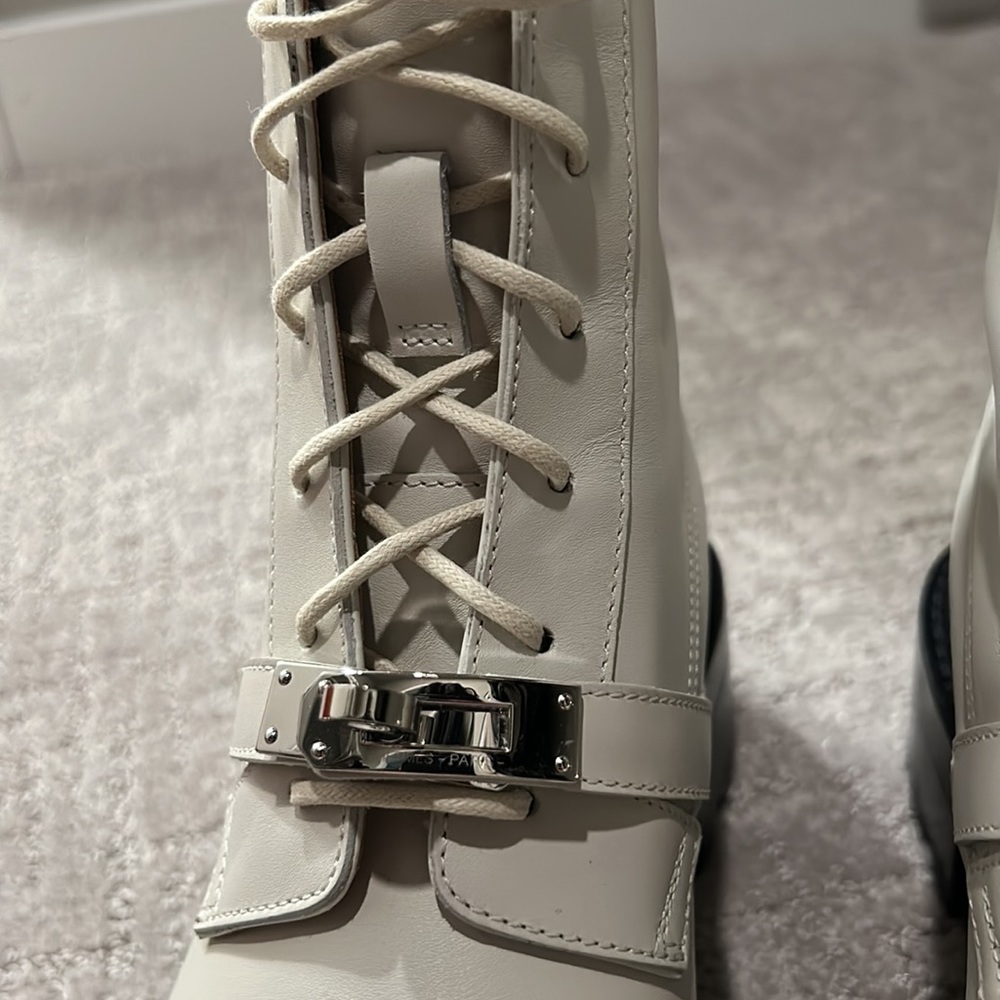 Hermes Funk Lace-up Boots 🔥
Discontinued *** - Picture 5 of 8